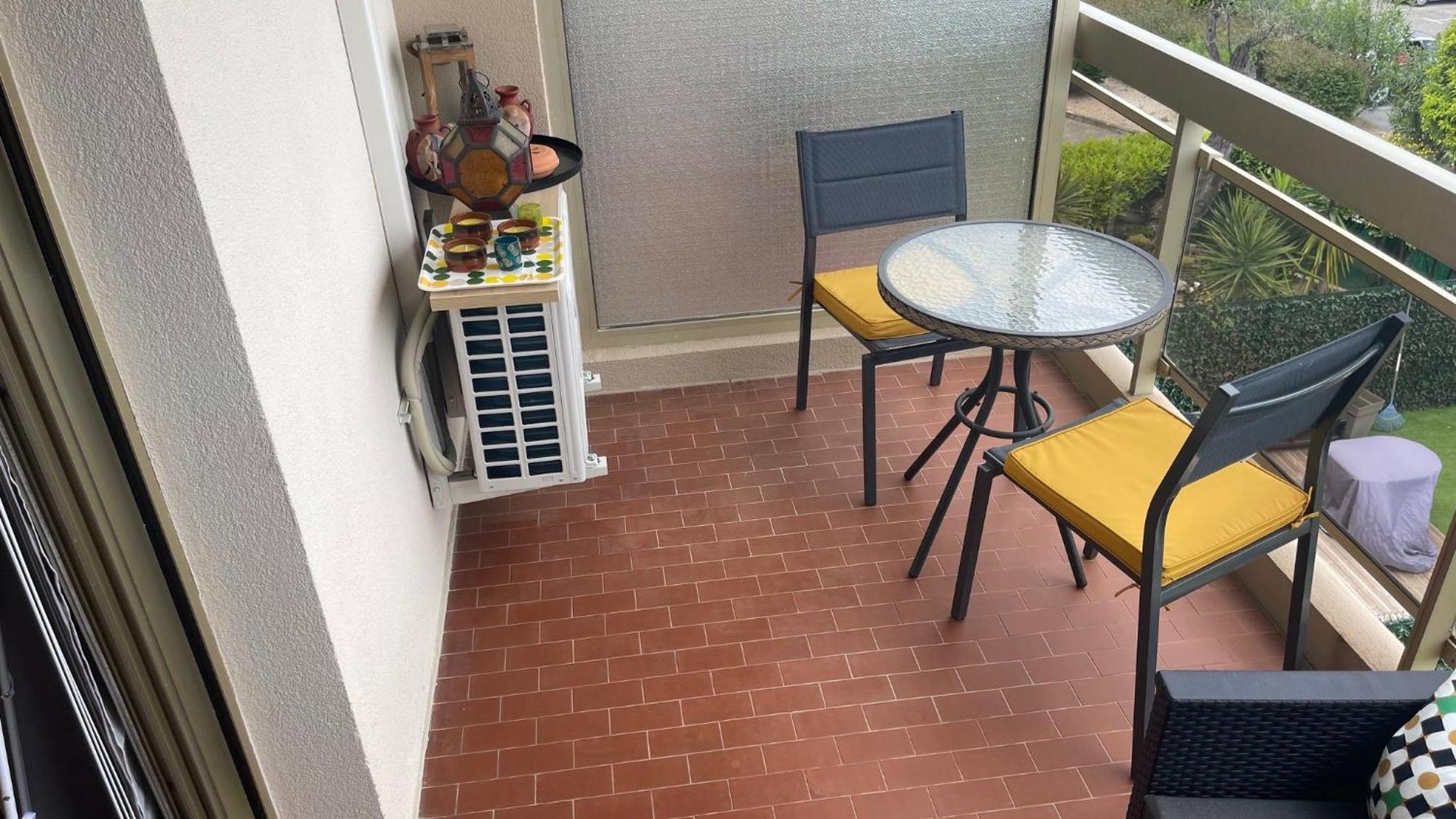 Joli Studio Vue Mer, Piscine, Tennis, Parking Антиб Экстерьер фото